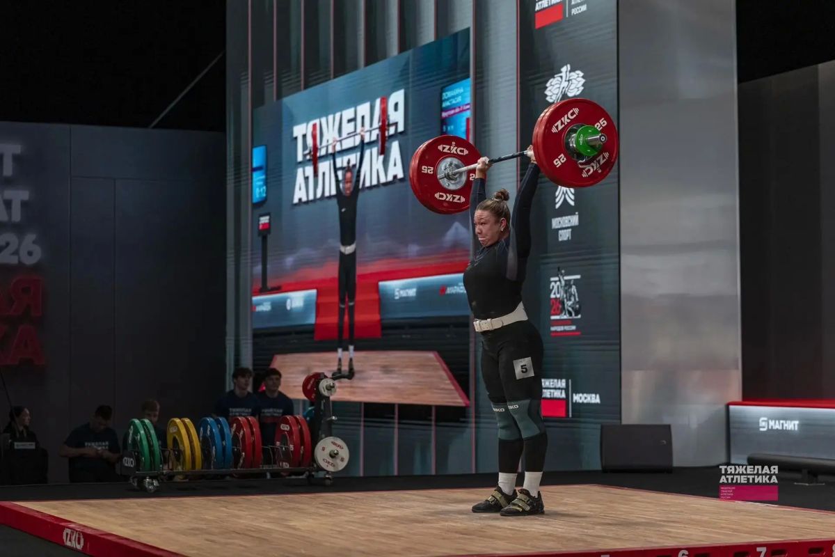 Спортсменки Приангарья выиграли четыре медали на чемпионате России по тяжёлой атлетике среди женщин, который с 10 по 13 сентября проводился в Москве Спортсменки Приангарья выиграли четыре медали на чемпионате России по тяжёлой атлетике среди женщин, который с 10 по 13 сентября проводился в Москве