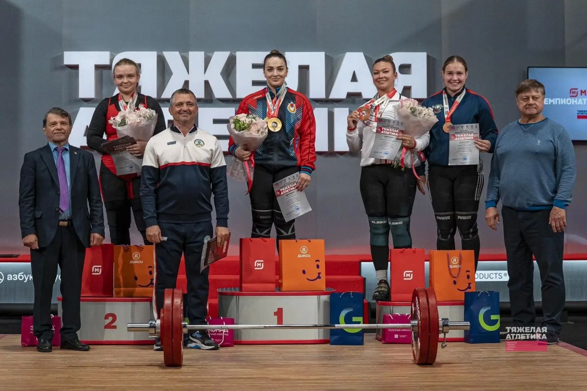 Спортсменки Приангарья выиграли четыре медали на чемпионате России по тяжёлой атлетике среди женщин, который с 10 по 13 сентября проводился в Москве Спортсменки Приангарья выиграли четыре медали на чемпионате России по тяжёлой атлетике среди женщин, который с 10 по 13 сентября проводился в Москве