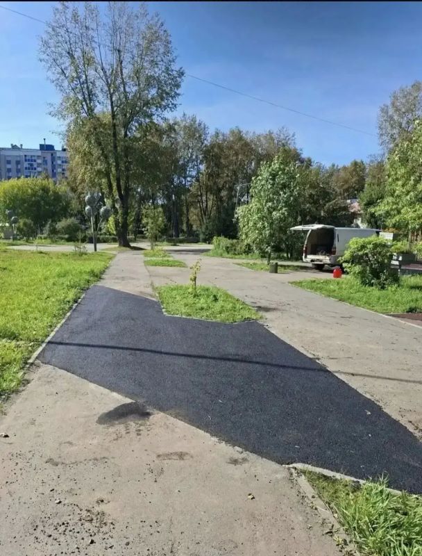 Асфальтовое покрытие на общественных пространствах восстанавливают в Иркутске Асфальтовое покрытие на общественных пространствах восстанавливают в Иркутске
