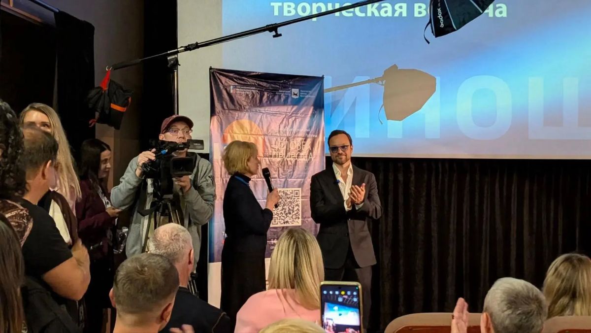 Сегодня в Доме кино проходит творческая встреча с российским актером театра и кино Алексеем Чадовым Сегодня в Доме кино проходит творческая встреча с российским актером театра и кино Алексеем Чадовым