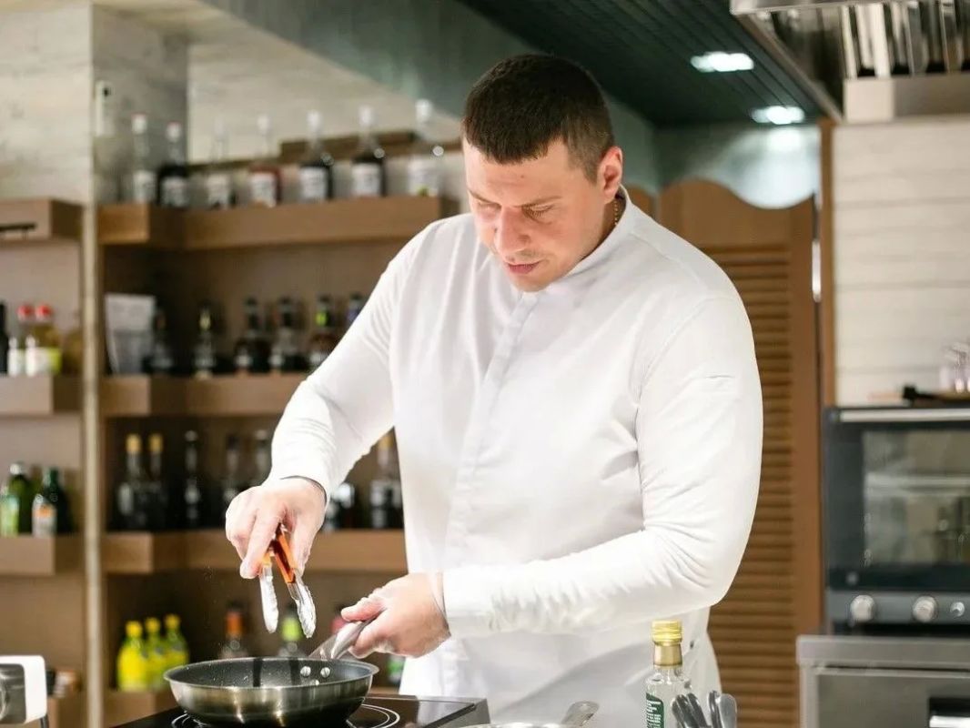 Ангарчанин Ёдгор Якубов принял участие в кулинарном шоу «Битва шефов» Ангарчанин Ёдгор Якубов принял участие в кулинарном шоу «Битва шефов»
