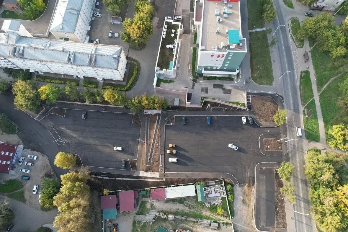 Благоустройство территории возле нового здания детской поликлиники № 10 завершается в Иркутске Благоустройство территории возле нового здания детской поликлиники № 10 завершается в Иркутске