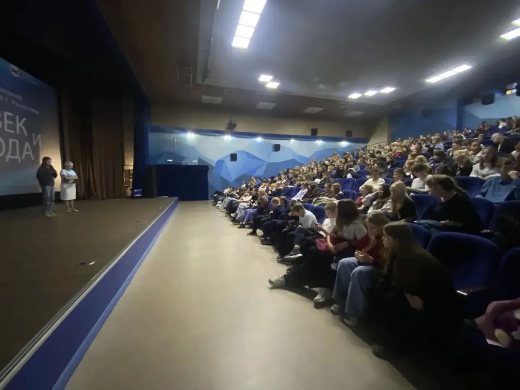 Игорь Кобзев: В Иркутске открылся 25-й, юбилейный Байкальский международный кинофестиваль «Человек и Природа» имени В. Г. Распутина. Уже четверть века на берегах Байкала, кинематографисты всего мира поднимают проблемы... Игорь Кобзев: В Иркутске открылся 25-й, юбилейный Байкальский международный кинофестиваль «Человек и Природа» имени В. Г. Распутина. Уже четверть века на берегах Байкала, кинематографисты всего мира поднимают проблемы...