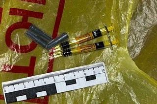 «Не выдержала плача»: мать зверски расправилась с 2-месячным сыном с помощью шприцев, наблюдая за его мучениями