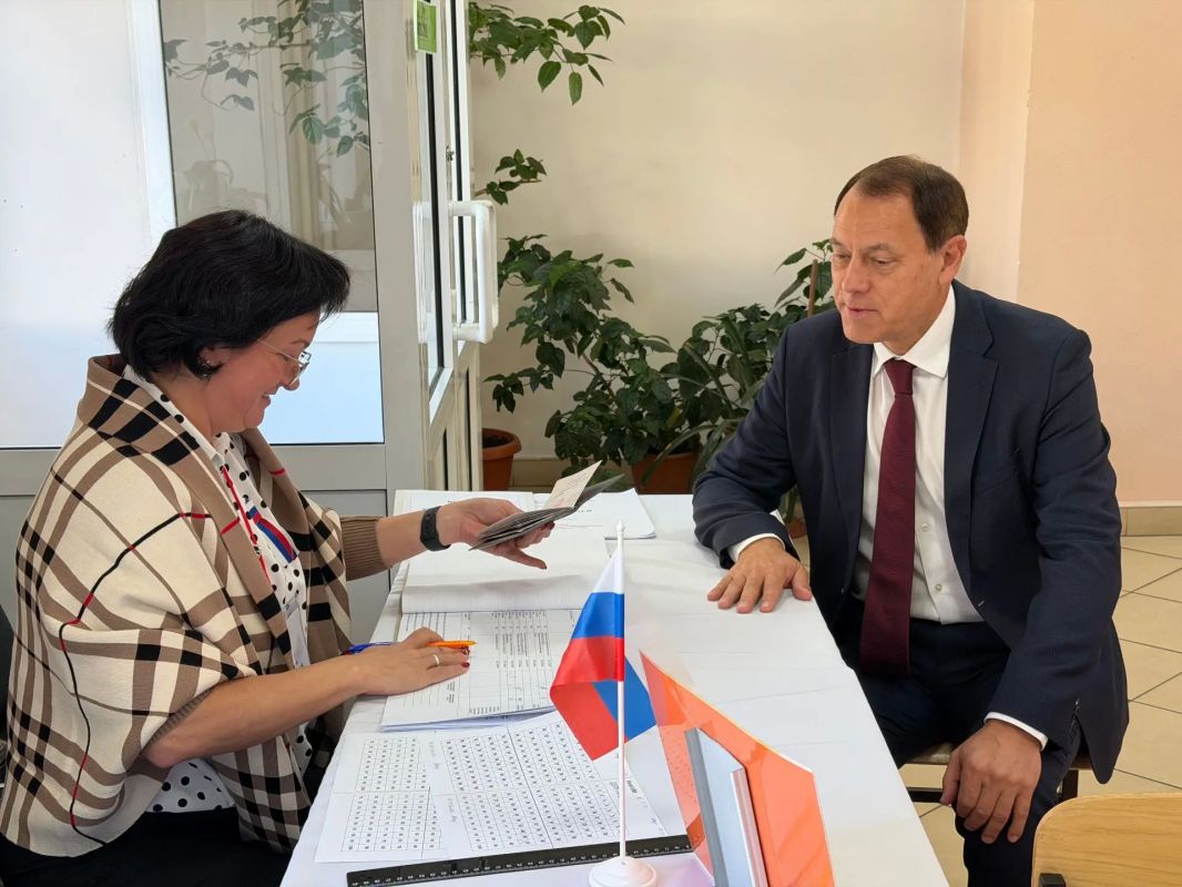 Глава минздрава Иркутской области Андрей Модестов проголосовал на выборах депутатов Государственной Думы