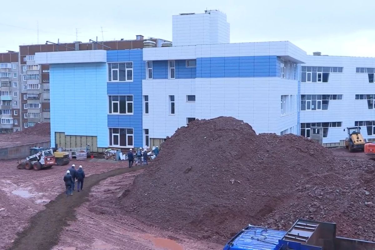На завершение строительства школы в 26 микрорайоне Братска в 2027 году из областного бюджета направят свыше 1,8 миллиарда рублей На завершение строительства школы в 26 микрорайоне Братска в 2027 году из областного бюджета направят свыше 1,8 миллиарда рублей