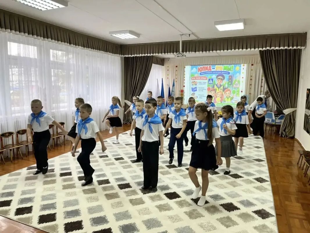 В Усть Илимске открылся первый в городе отряд Юных помощников инспекторов движения! В Усть Илимске открылся первый в городе отряд Юных помощников инспекторов движения!