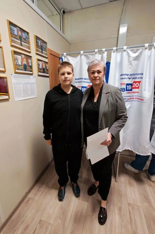 Члены Правительства Иркутской области голосуют на выборах депутатов Государственной Думы Члены Правительства Иркутской области голосуют на выборах депутатов Государственной Думы