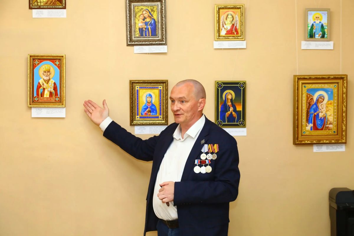 «Здесь Русью пахнет»: в Иннокентьевской библиотеке Иркутска открылась художественная выставка Павла Безденежных «Здесь Русью пахнет»: в Иннокентьевской библиотеке Иркутска открылась художественная выставка Павла Безденежных