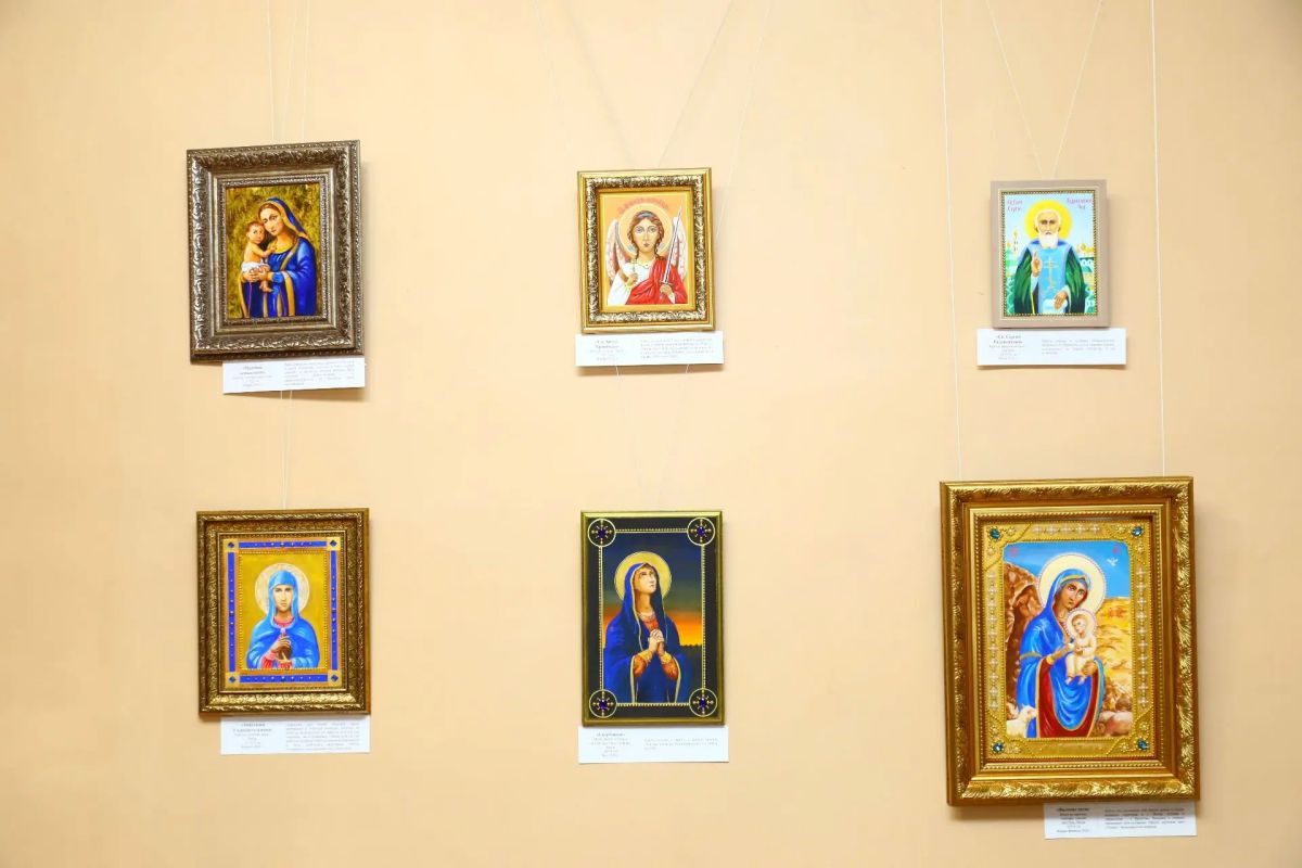 «Здесь Русью пахнет»: в Иннокентьевской библиотеке Иркутска открылась художественная выставка Павла Безденежных «Здесь Русью пахнет»: в Иннокентьевской библиотеке Иркутска открылась художественная выставка Павла Безденежных