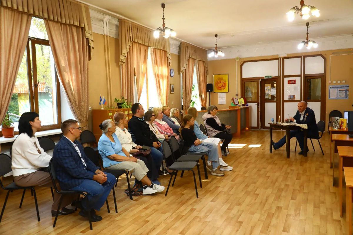 «Здесь Русью пахнет»: в Иннокентьевской библиотеке Иркутска открылась художественная выставка Павла Безденежных «Здесь Русью пахнет»: в Иннокентьевской библиотеке Иркутска открылась художественная выставка Павла Безденежных
