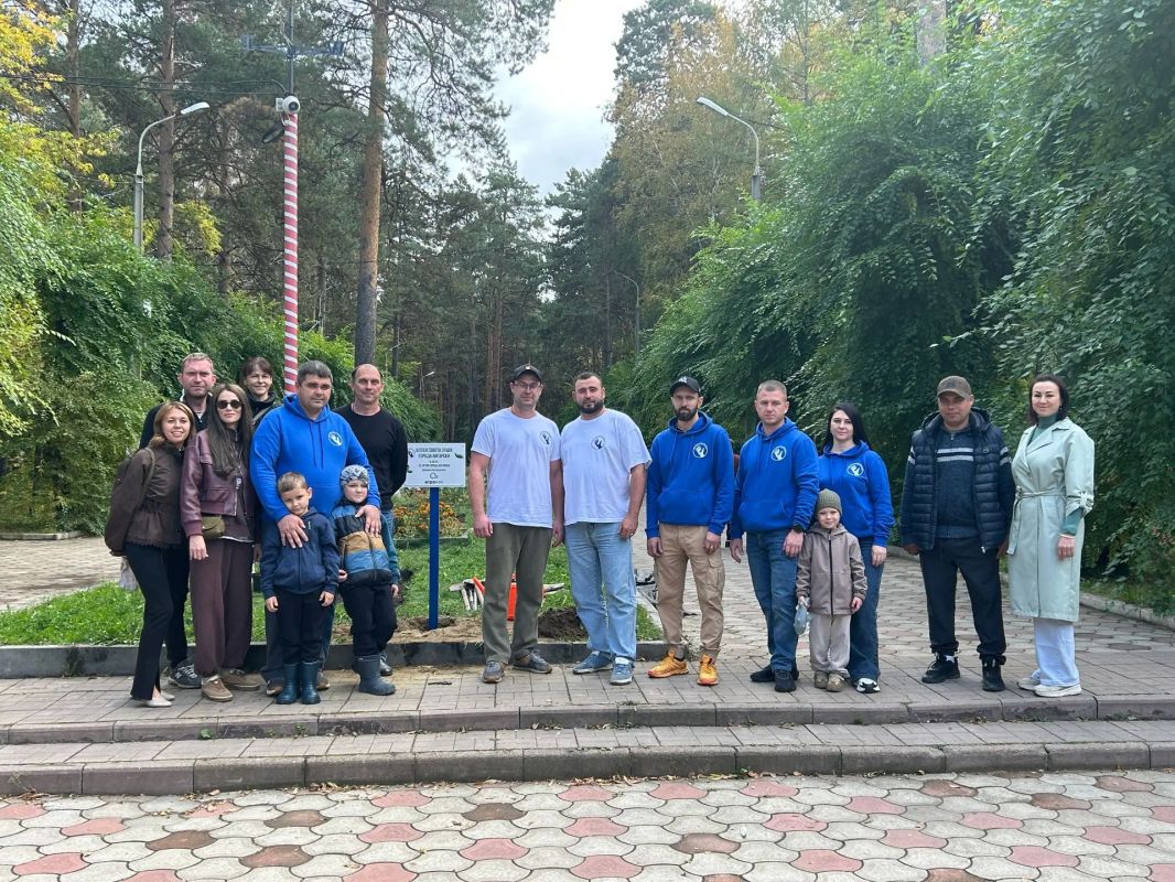 В парке Строителей высадили Аллею Совета отцов Ангарска В парке Строителей высадили Аллею Совета отцов Ангарска