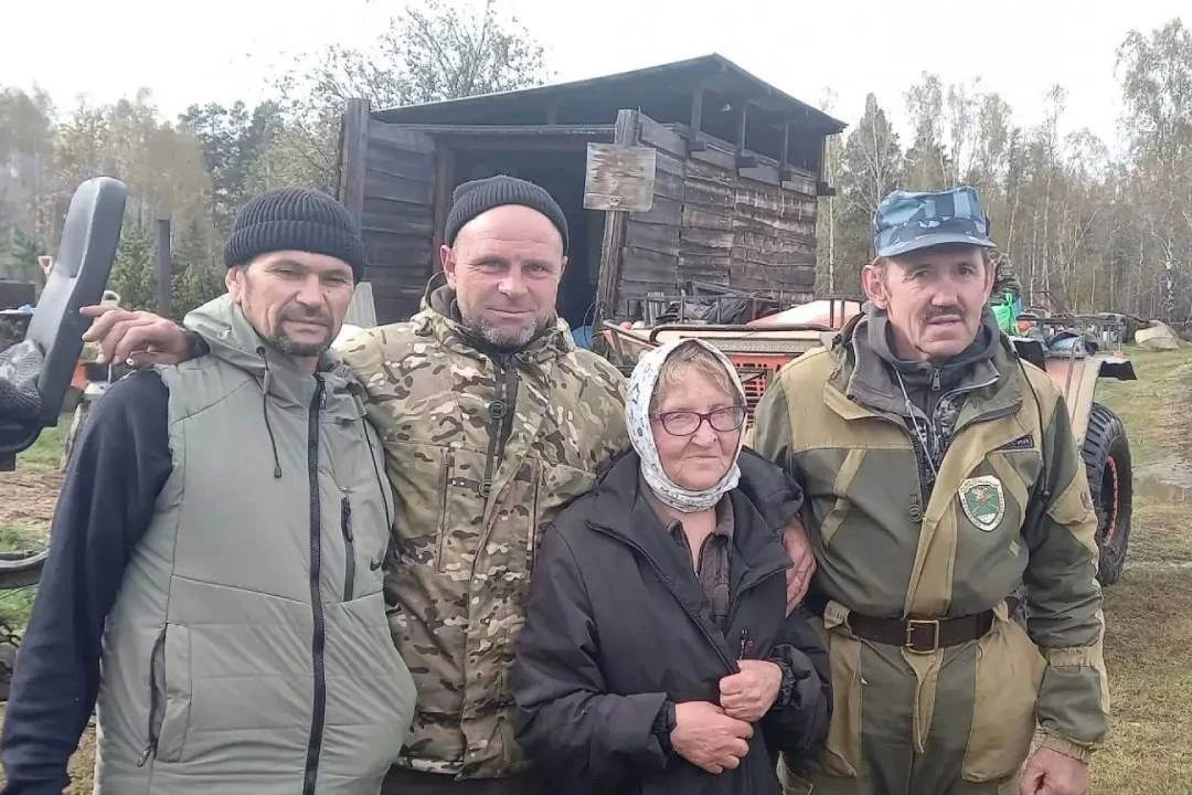 «Пила воду из болота и стоя ночевала под деревом в дождь»: женщина четыре дня одна выживала в тайге в Иркутской области
