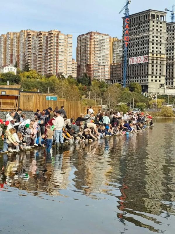 10 тысяч мальков выпустили в Ангару 10 тысяч мальков выпустили в Ангару