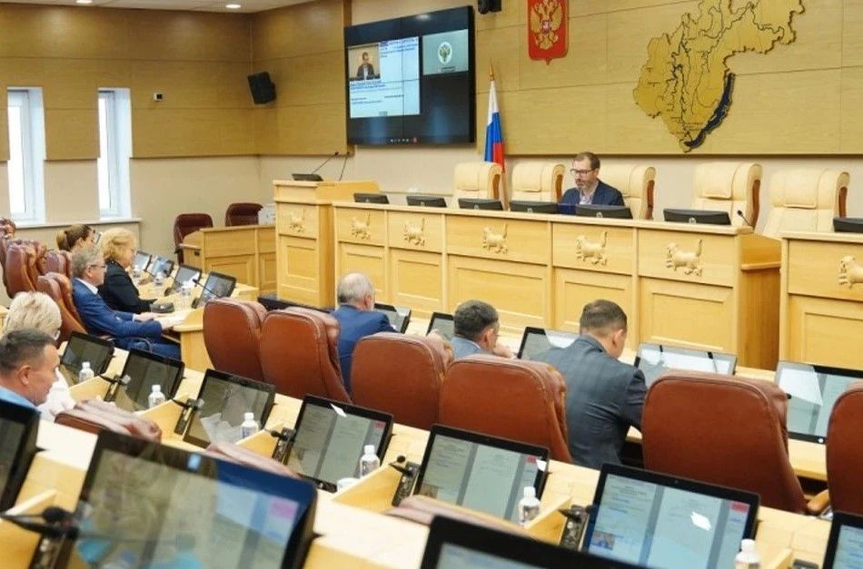 Коллегия Законодательного Собрания под руководством Александра Ведерникова утвердила повестку 42-й сессии, которая состоится 23 сентября