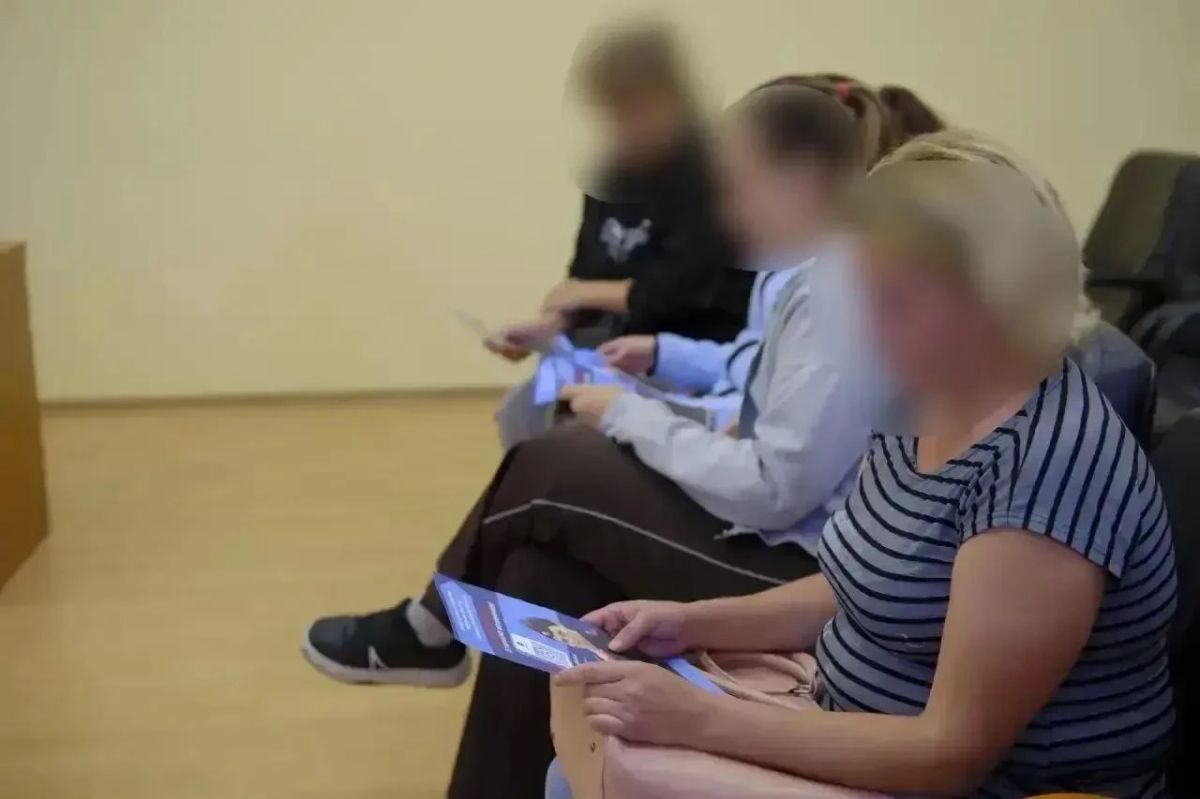 В Иркутске полицейские совместно с представителями военных комиссариатов провели встречи по защите граждан от мошенничества В Иркутске полицейские совместно с представителями военных комиссариатов провели встречи по защите граждан от мошенничества