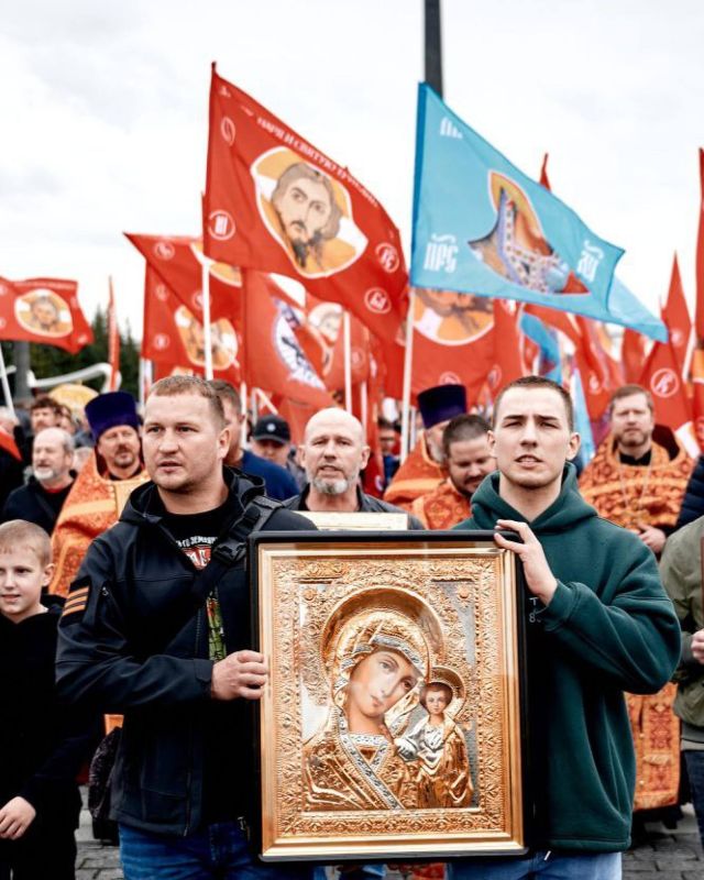 Почему русскому мужчине нужно возвращаться к Поклонному Кресту? Почему русскому мужчине нужно возвращаться к Поклонному Кресту?