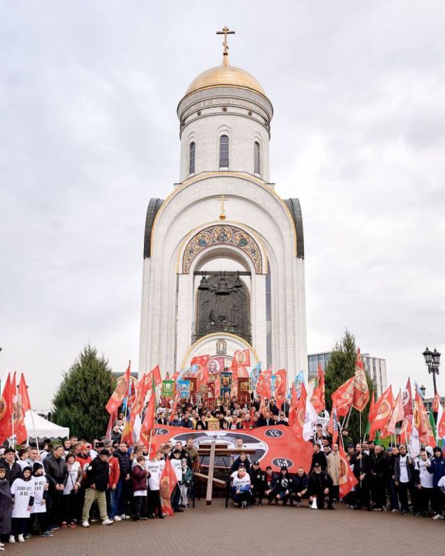 Почему русскому мужчине нужно возвращаться к Поклонному Кресту? Почему русскому мужчине нужно возвращаться к Поклонному Кресту?