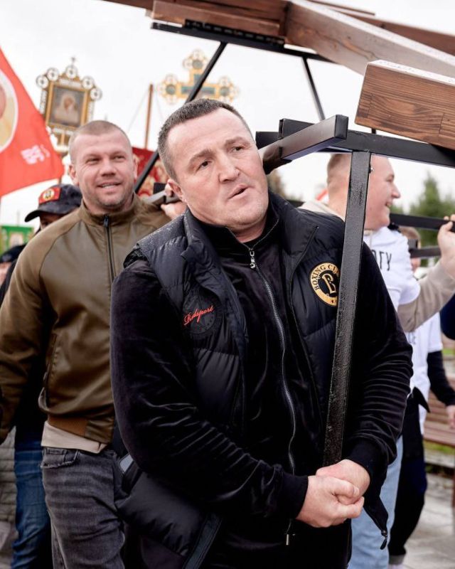 Почему русскому мужчине нужно возвращаться к Поклонному Кресту? Почему русскому мужчине нужно возвращаться к Поклонному Кресту?