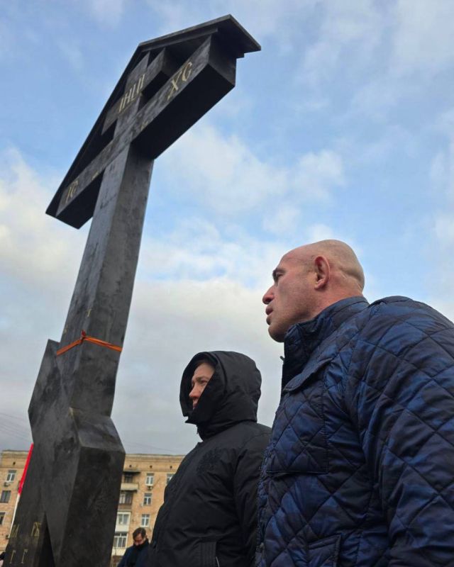 Почему русскому мужчине нужно возвращаться к Поклонному Кресту? Почему русскому мужчине нужно возвращаться к Поклонному Кресту?