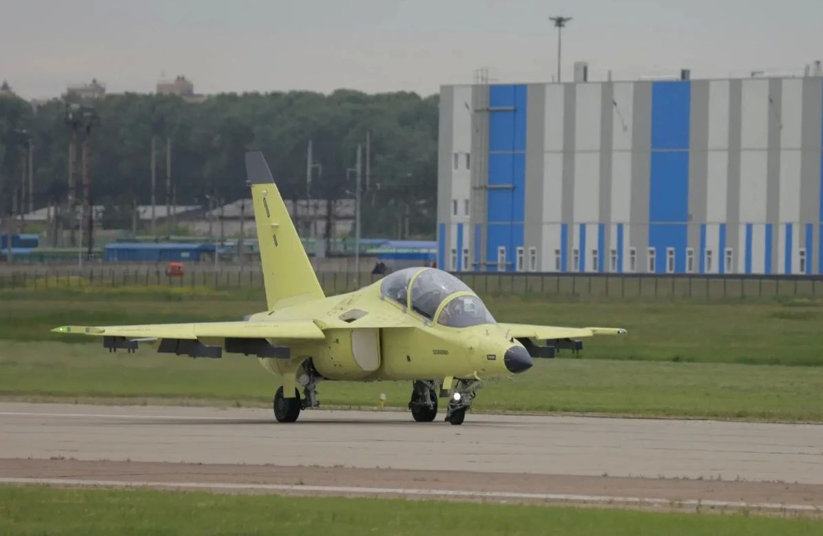 Третий опытный Як-130М готовится к первому полету