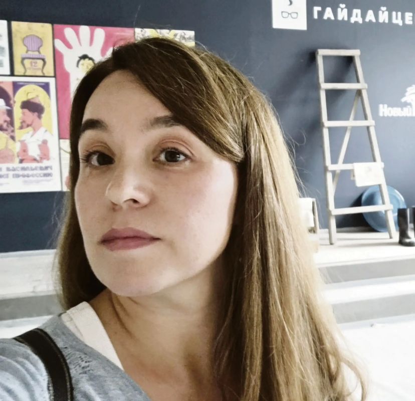 Ирина Покоева, журналист:. —«Командовать парадом буду я!», «Руссо туристо облико морале», «Налетай, торопись, покупай живопись», «Как пройти в библиотеку?», «Может, тебе дать еще ключ от квартиры, где деньги лежат?», «Меня...