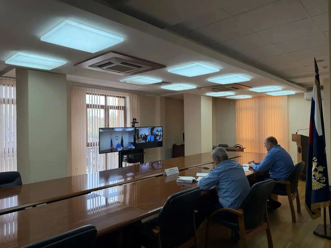 Заместитель прокурора Иркутской области Баронников А.В. в рамках работы мобильной приемной в режиме видео-конференц-связи провел личный прием граждан, проживающих в гг. Иркутск, Саянск, Усть-Илимск, Мамско-Чуйском... Заместитель прокурора Иркутской области Баронников А.В. в рамках работы мобильной приемной в режиме видео-конференц-связи провел личный прием граждан, проживающих в гг. Иркутск, Саянск, Усть-Илимск, Мамско-Чуйском...