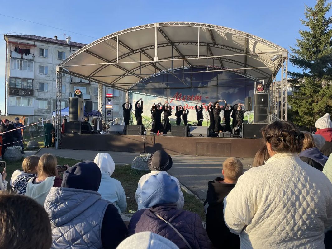 В Мегете отметили 82-ой день рождения поселка В Мегете отметили 82-ой день рождения поселка