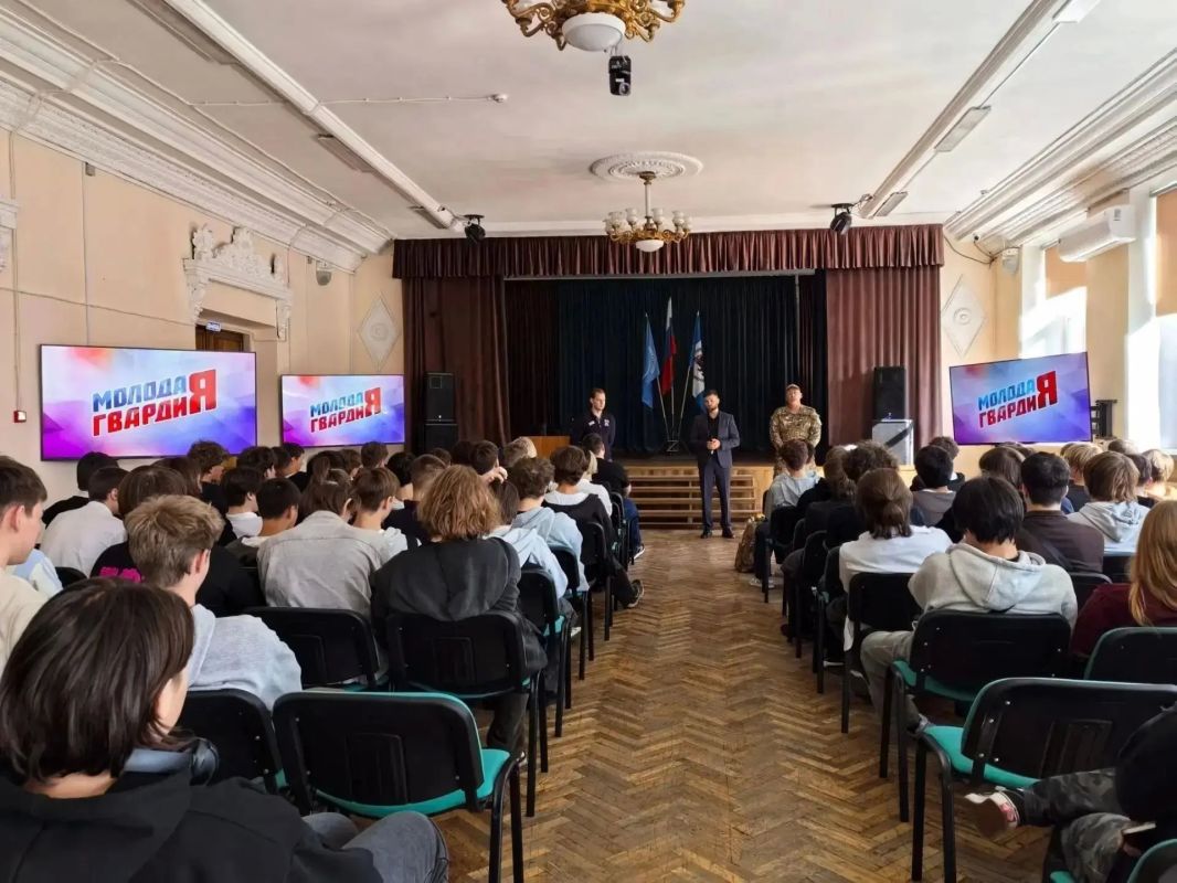 От фронтовых историй до первой помощи: иркутские студенты встретились с ветеранами СВО От фронтовых историй до первой помощи: иркутские студенты встретились с ветеранами СВО