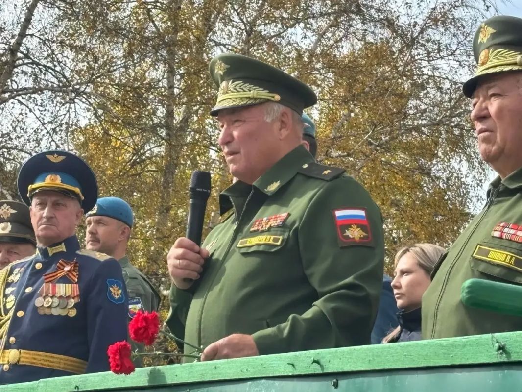 Игорь Кобзев: Бюст Героя Советского Союза Валерия Александровича Востротина открыли сегодня в Усольском кадетском корпусе Игорь Кобзев: Бюст Героя Советского Союза Валерия Александровича Востротина открыли сегодня в Усольском кадетском корпусе