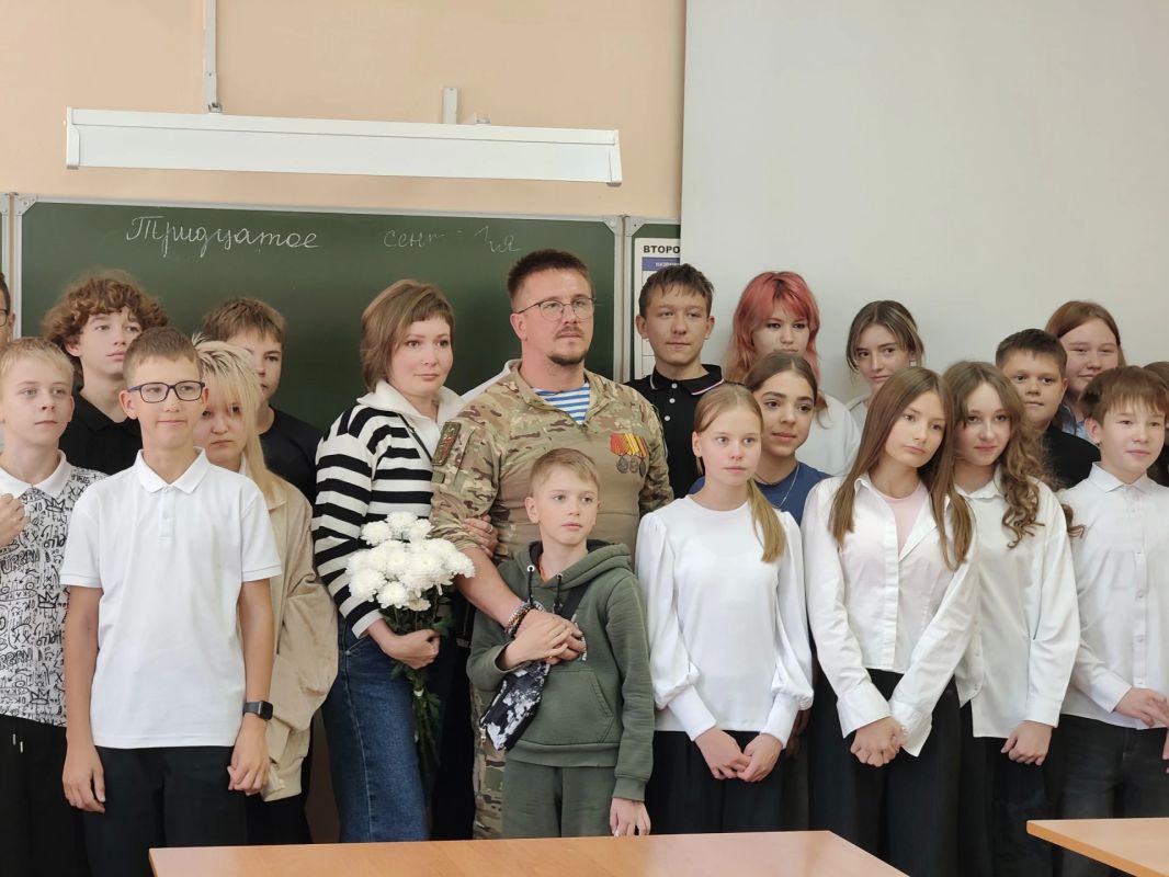 Участники СВО провели уроки мужества для ангарских школьников Участники СВО провели уроки мужества для ангарских школьников