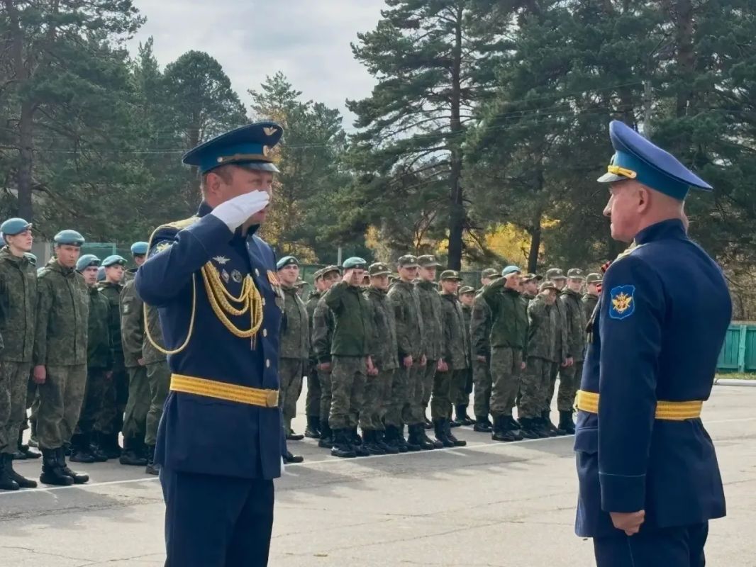 Игорь Кобзев: Бюст Героя Советского Союза Валерия Александровича Востротина открыли сегодня в Усольском кадетском корпусе Игорь Кобзев: Бюст Героя Советского Союза Валерия Александровича Востротина открыли сегодня в Усольском кадетском корпусе