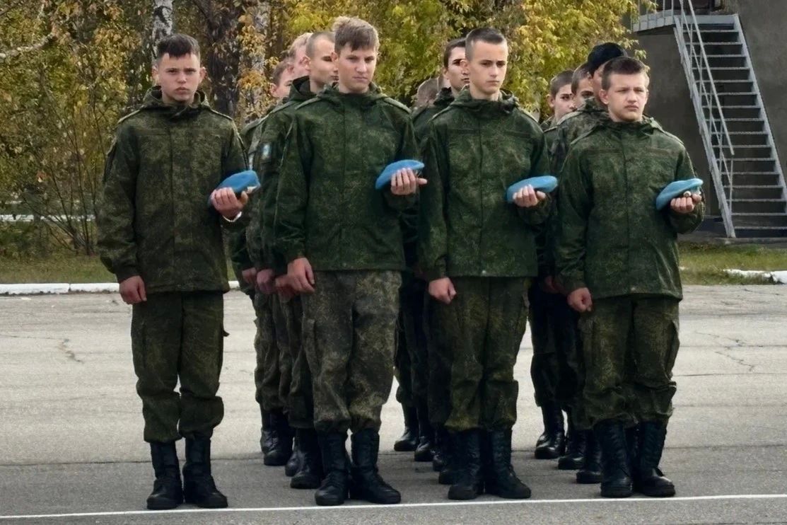 В Усольском кадетском корпусе установили бюст Героя Советского Союза Валерия Востротина В Усольском кадетском корпусе установили бюст Героя Советского Союза Валерия Востротина