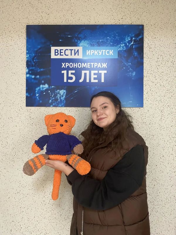 Со съемки с подарками. Сегодня наша съемочная группа работала в Ангарском лицее № 2 имени М.К. Янгеля Со съемки с подарками. Сегодня наша съемочная группа работала в Ангарском лицее № 2 имени М.К. Янгеля