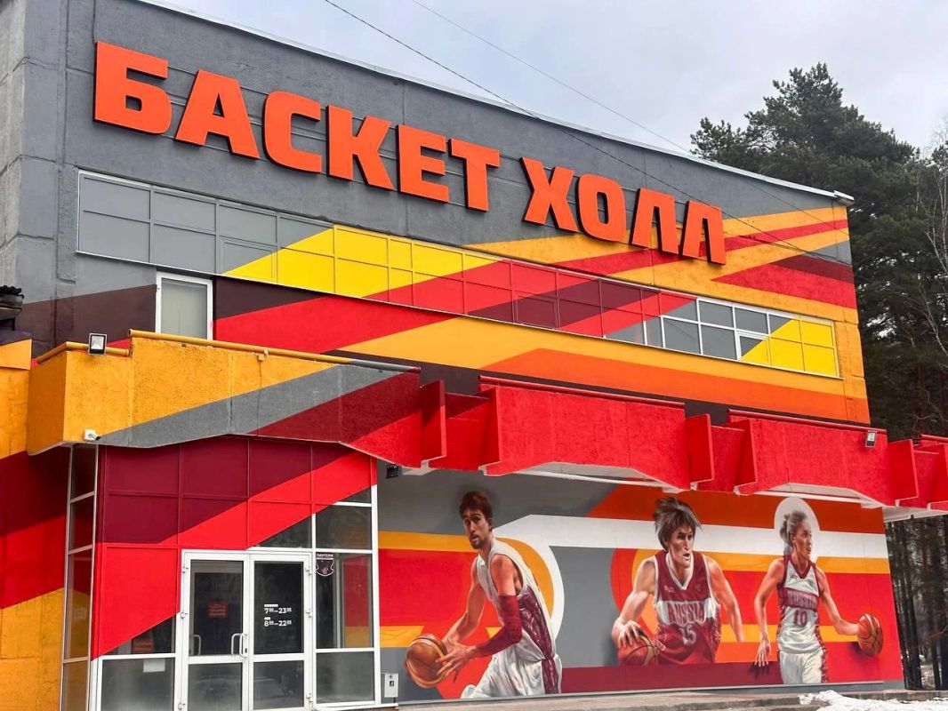 В рамках рубрики #75СобытийИзЖизниГорода рассказываем о монументальных росписях (муралах), которые повествуют о важных исторических событиях, наших героях и промышленной мощи В рамках рубрики #75СобытийИзЖизниГорода рассказываем о монументальных росписях (муралах), которые повествуют о важных исторических событиях, наших героях и промышленной мощи