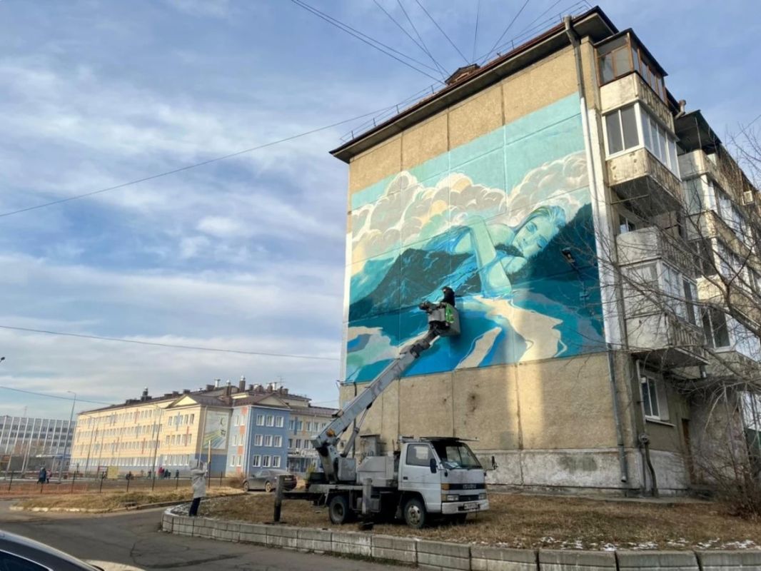 В рамках рубрики #75СобытийИзЖизниГорода рассказываем о монументальных росписях (муралах), которые повествуют о важных исторических событиях, наших героях и промышленной мощи В рамках рубрики #75СобытийИзЖизниГорода рассказываем о монументальных росписях (муралах), которые повествуют о важных исторических событиях, наших героях и промышленной мощи