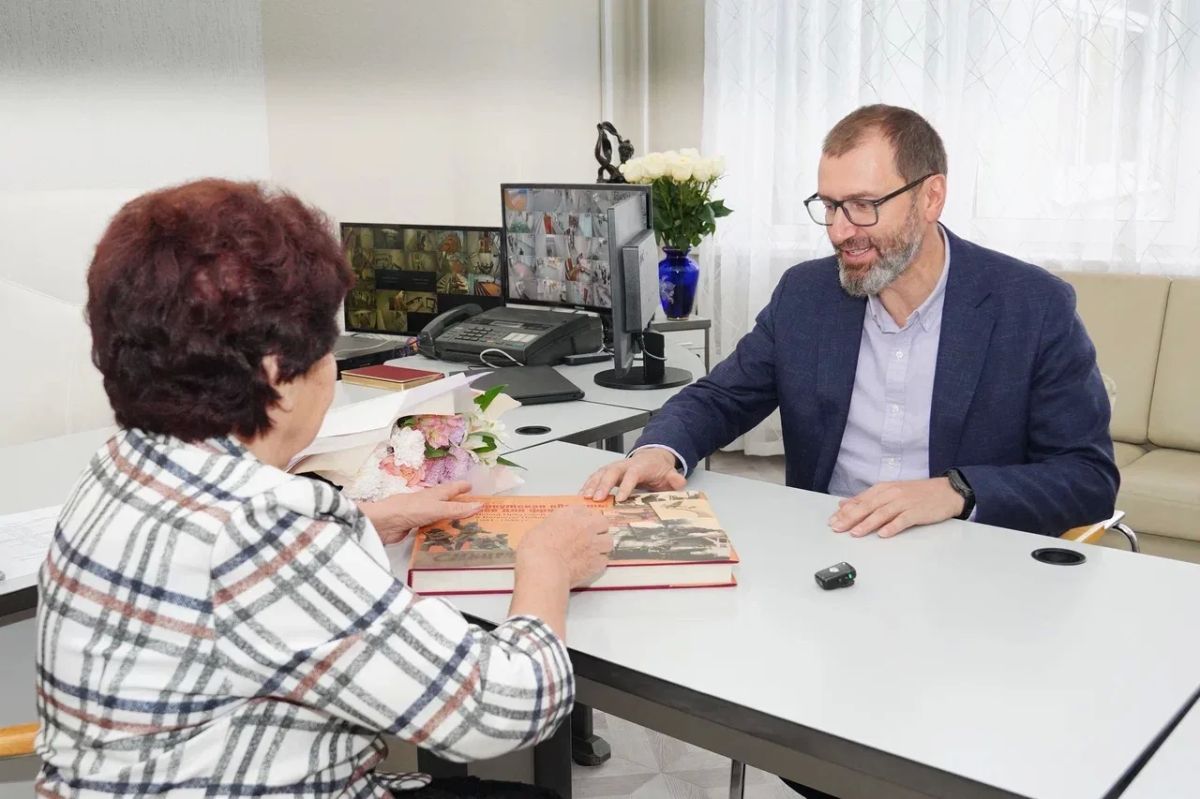 Александр Ведерников поздравил педагогов с Днём учителя Александр Ведерников поздравил педагогов с Днём учителя