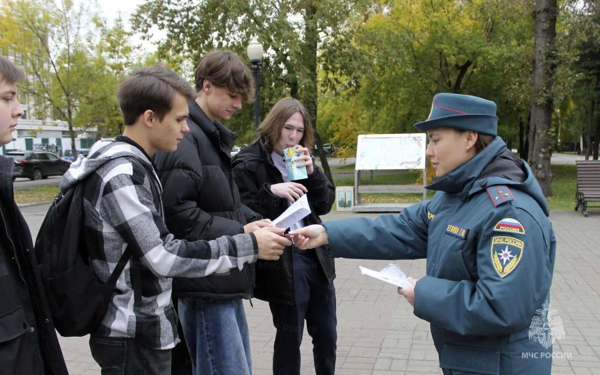 Духовой оркестр Главного управления принял участие в профилактической акции «Музыка на службе безопасности» Духовой оркестр Главного управления принял участие в профилактической акции «Музыка на службе безопасности»