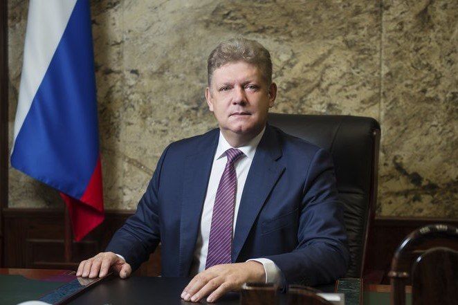 Анатолий Серышев поздравил педагогов с Днём учителя