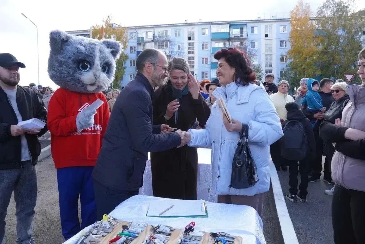 Жителям Черемхово вручили ключи от 47 новых квартир по программе переселения из аварийного жилья Жителям Черемхово вручили ключи от 47 новых квартир по программе переселения из аварийного жилья