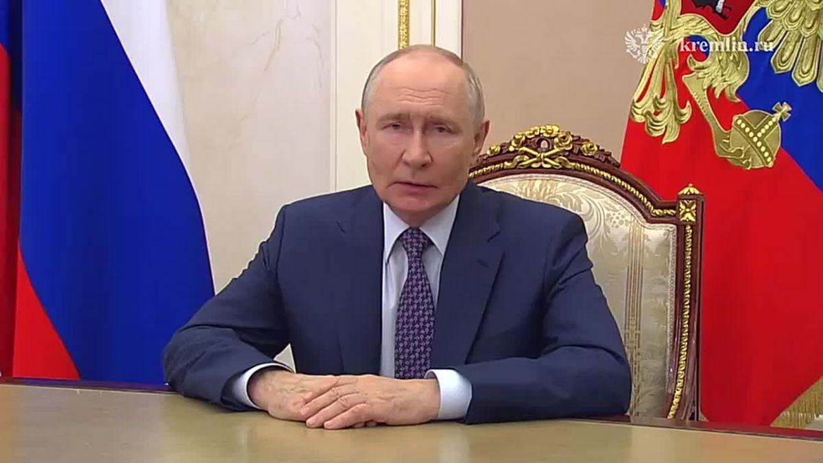 Игорь Кобзев: Уважаемые учителя, педагоги, наставники! Примите самые искренние и теплые поздравления с вашим праздником! В своем поздравлении Владимир Владимирович Путин отметил, что «учитель – гораздо больше, чем...