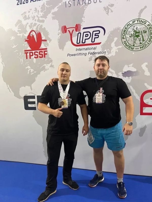 Спортсмены Приангарья завоевали пять медалей на чемпионате и первенстве Азии по пауэрлифтингу в дисциплинах «жим» и «жим классический» Спортсмены Приангарья завоевали пять медалей на чемпионате и первенстве Азии по пауэрлифтингу в дисциплинах «жим» и «жим классический»