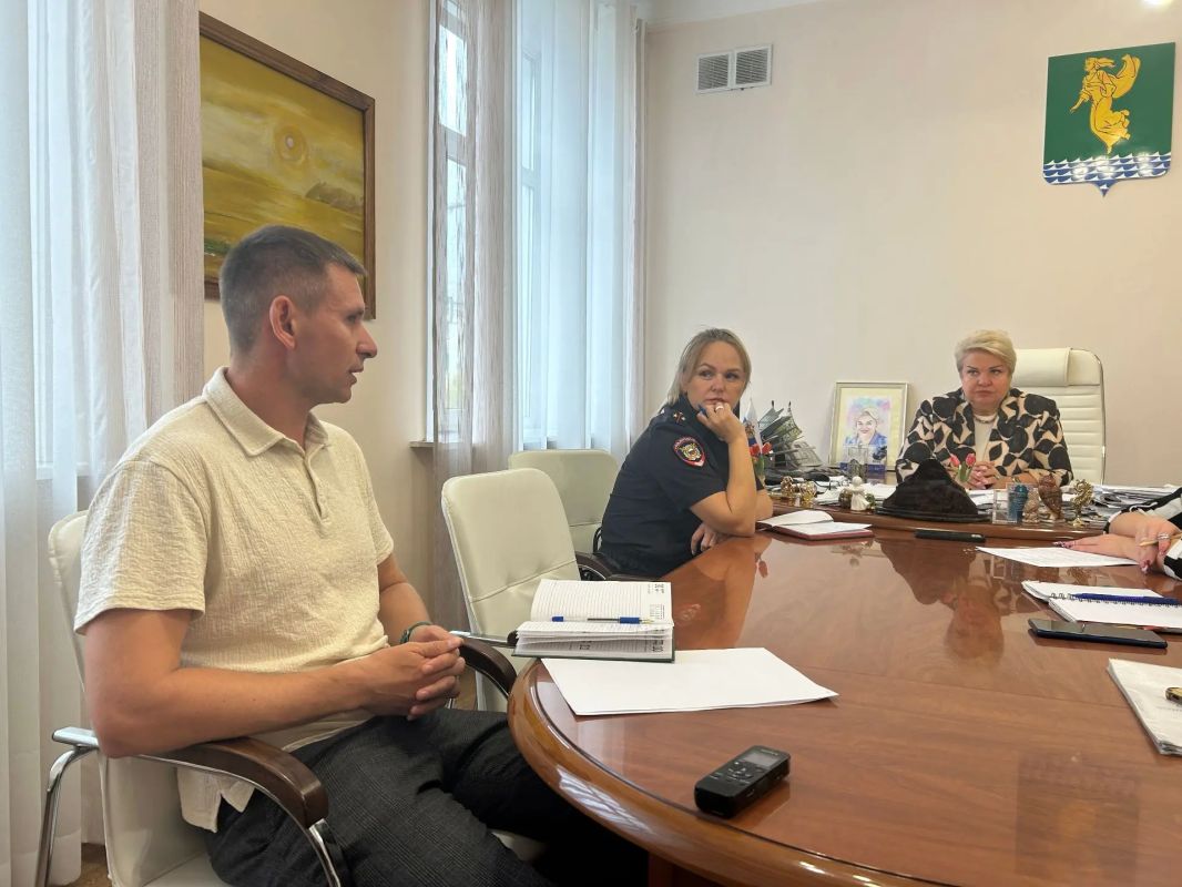 Руководителям аптек Ангарского округа напомнили об ответственности за незаконный оборот лекарств Руководителям аптек Ангарского округа напомнили об ответственности за незаконный оборот лекарств