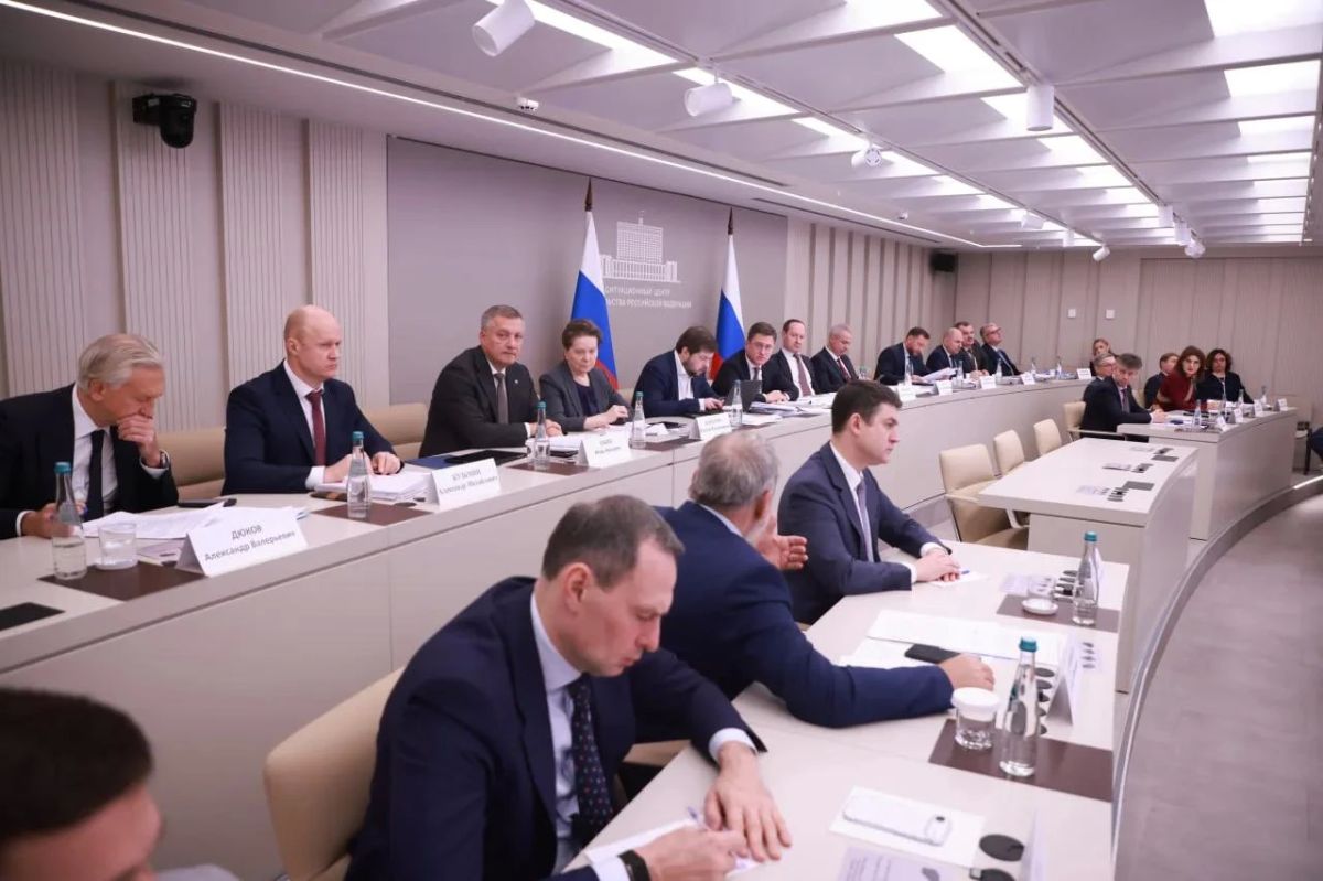 Губернатор Игорь Кобзев принял участие в заседании штаба по топливу под руководством вице-премьера Александра Новака Губернатор Игорь Кобзев принял участие в заседании штаба по топливу под руководством вице-премьера Александра Новака