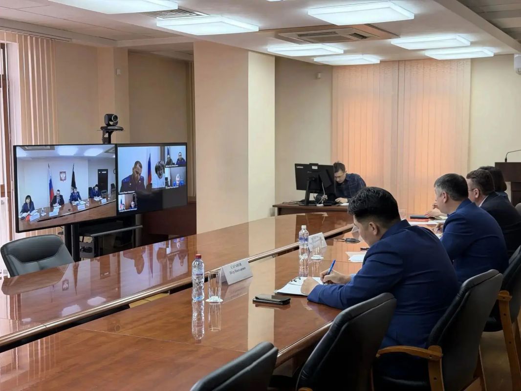 Прокурор Иркутской области Паволин С.В. и исполняющий обязанности Уполномоченного по защите прав предпринимателей региона Лабыгин А.Н. провели совместный личный прием и заключили соглашение о сотрудничестве Прокурор Иркутской области Паволин С.В. и исполняющий обязанности Уполномоченного по защите прав предпринимателей региона Лабыгин А.Н. провели совместный личный прием и заключили соглашение о сотрудничестве