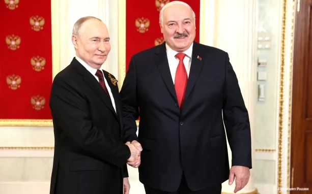 Александр Лукашенко поздравил Владимира Путина с днем рождения, подчеркнув его созидательную деятельность и самоотверженное служение Отечеству