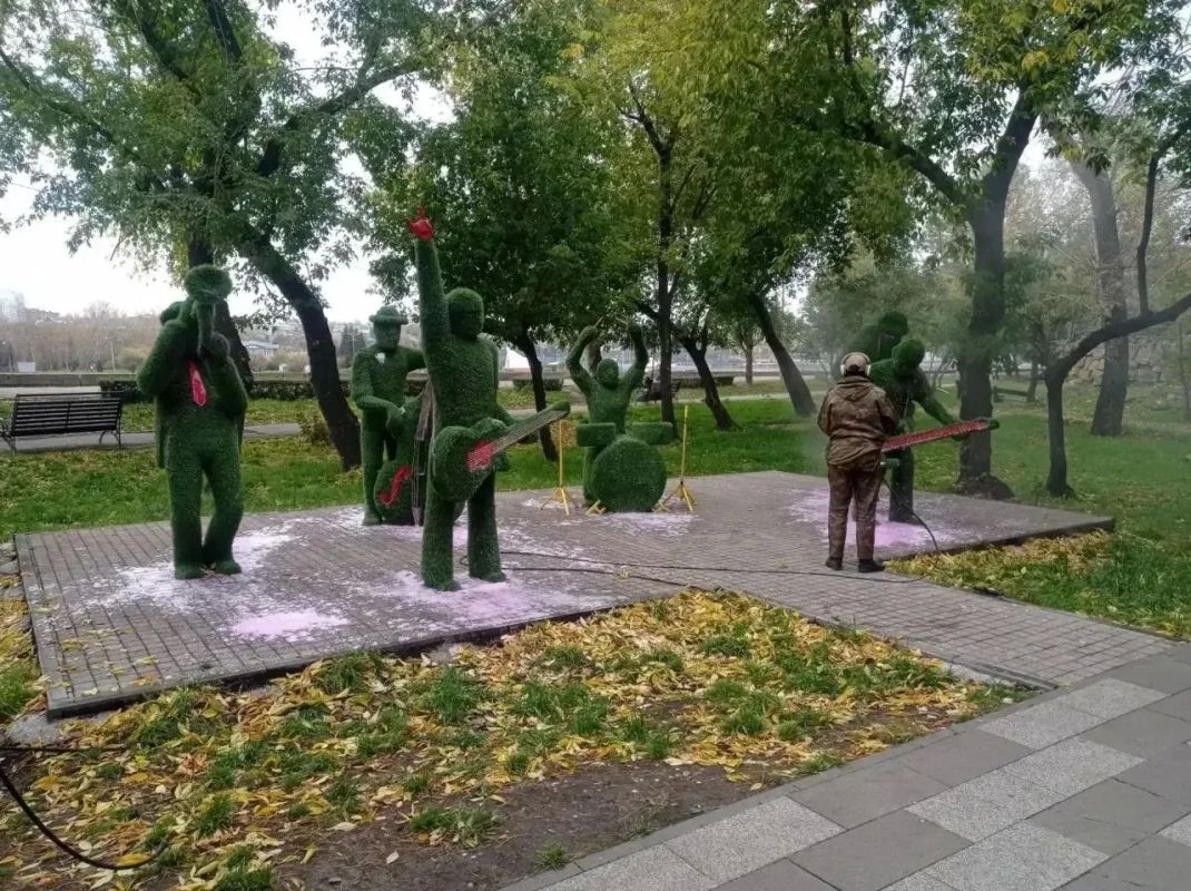 Чистота – в деталях: в Иркутске завершают сезонную помывку памятников и артобъектов Чистота – в деталях: в Иркутске завершают сезонную помывку памятников и артобъектов