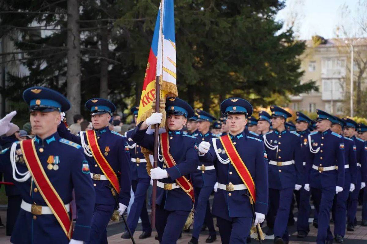 Иркутские кадеты принесли клятву на верность Родине Иркутские кадеты принесли клятву на верность Родине