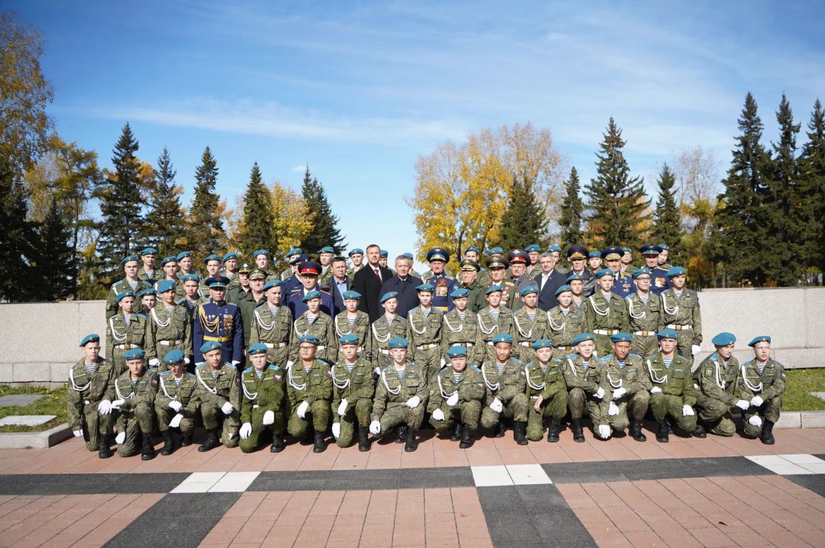 92 кадета Иркутского и Усольского кадетских корпусов принесли клятву на верность Родине 92 кадета Иркутского и Усольского кадетских корпусов принесли клятву на верность Родине