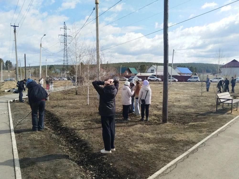 Иркутяне продолжают наводить порядок в городе Иркутяне продолжают наводить порядок в городе